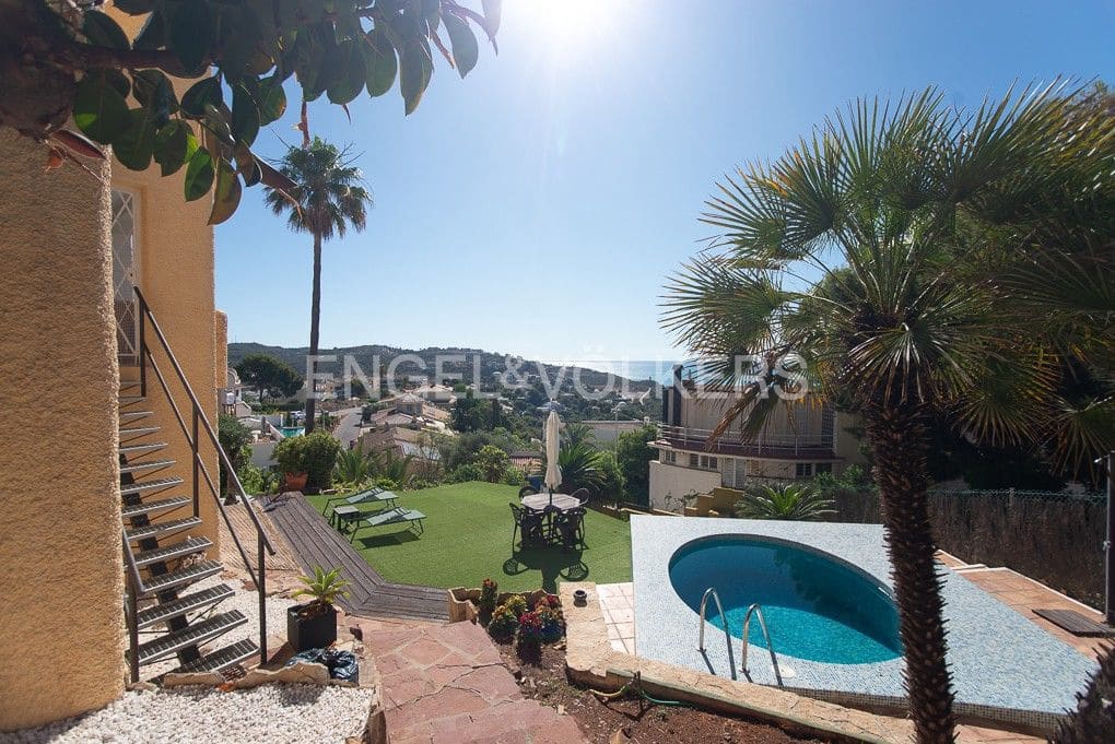 Chalet de 4 habitaciones en Oropesa  en venta con piscina - 850.000 € (Ref: 9080454)