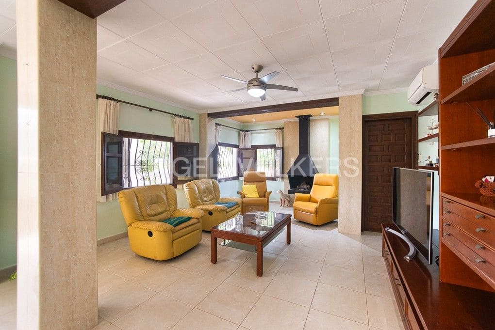4 bedroom Villa for sale in Vinaros with pool garage - € 498,000 (Ref: 9080455)