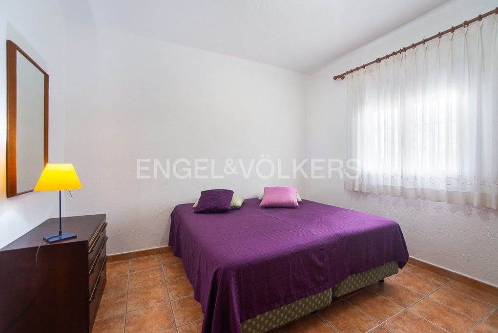 4 bedroom Villa for sale in Vinaros with pool garage - € 498,000 (Ref: 9080455)