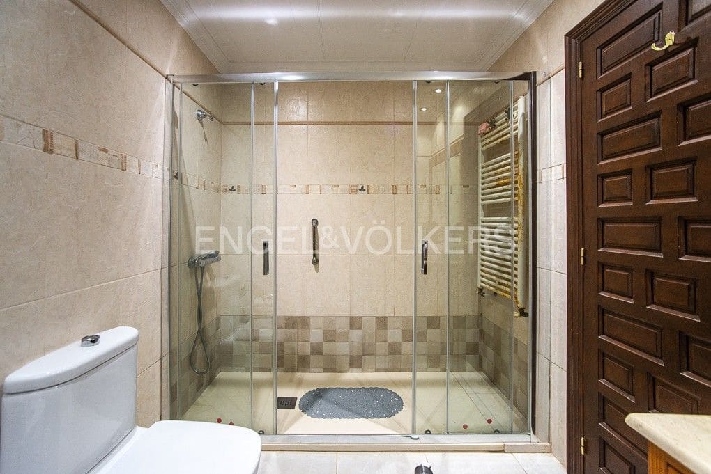 4 bedroom Villa for sale in Vinaros with pool garage - € 498,000 (Ref: 9080455)