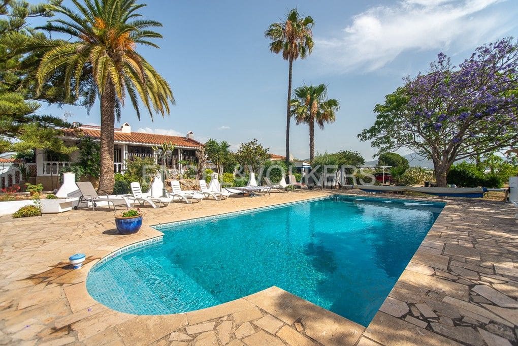 4 bedroom Villa for sale in Vinaros with pool garage - € 498,000 (Ref: 9080455)