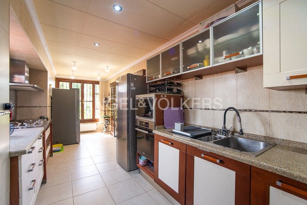 4 bedroom Villa for sale in Vinaros with pool garage - € 498,000 (Ref: 9080455)