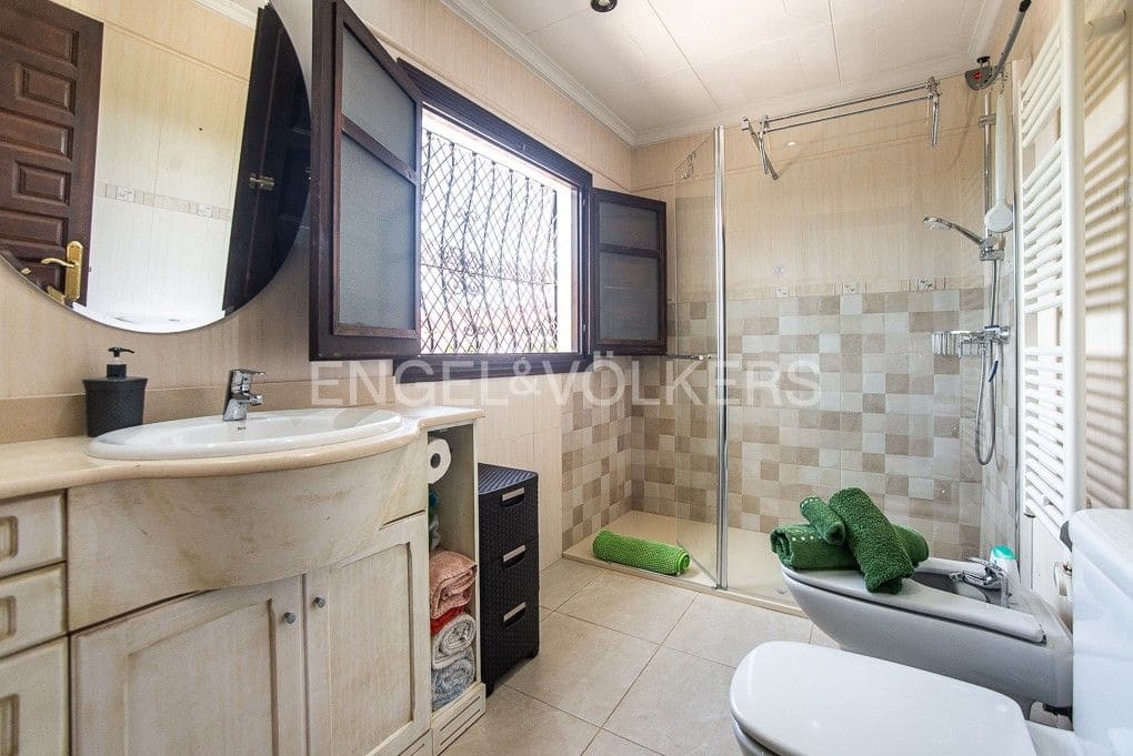 4 bedroom Villa for sale in Vinaros with pool garage - € 498,000 (Ref: 9080455)
