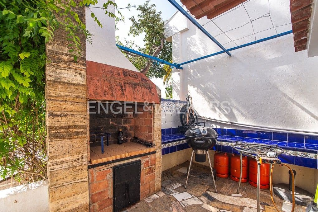 4 bedroom Villa for sale in Vinaros with pool garage - € 498,000 (Ref: 9080455)