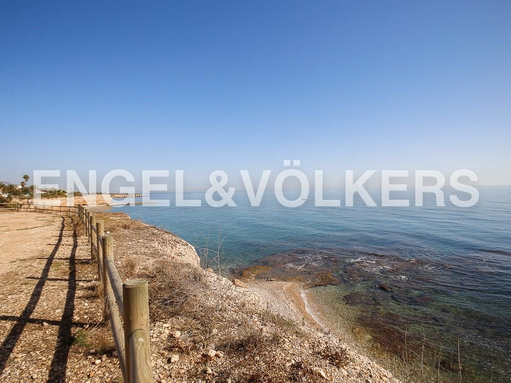 5 bedroom Villa for sale in Alcanar with pool garage - € 475,000 (Ref: 9080456)