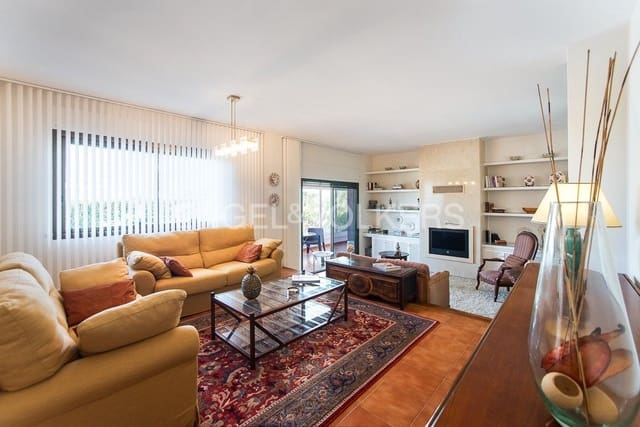 5 bedroom Villa for sale in Alcanar with pool garage - € 475,000 (Ref: 9080456)