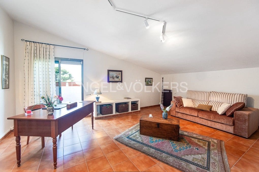 5 bedroom Villa for sale in Alcanar with pool garage - € 475,000 (Ref: 9080456)