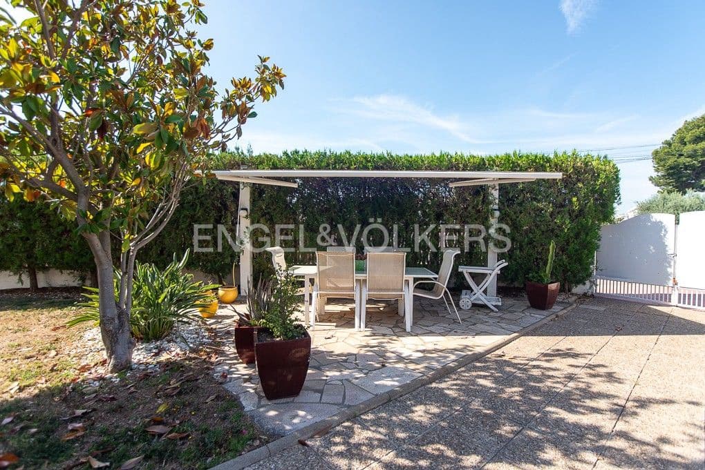5 bedroom Villa for sale in Alcanar with pool garage - € 475,000 (Ref: 9080456)