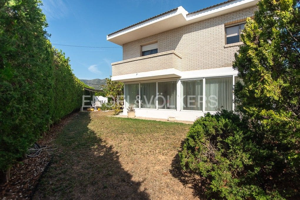 5 bedroom Villa for sale in Alcanar with pool garage - € 475,000 (Ref: 9080456)