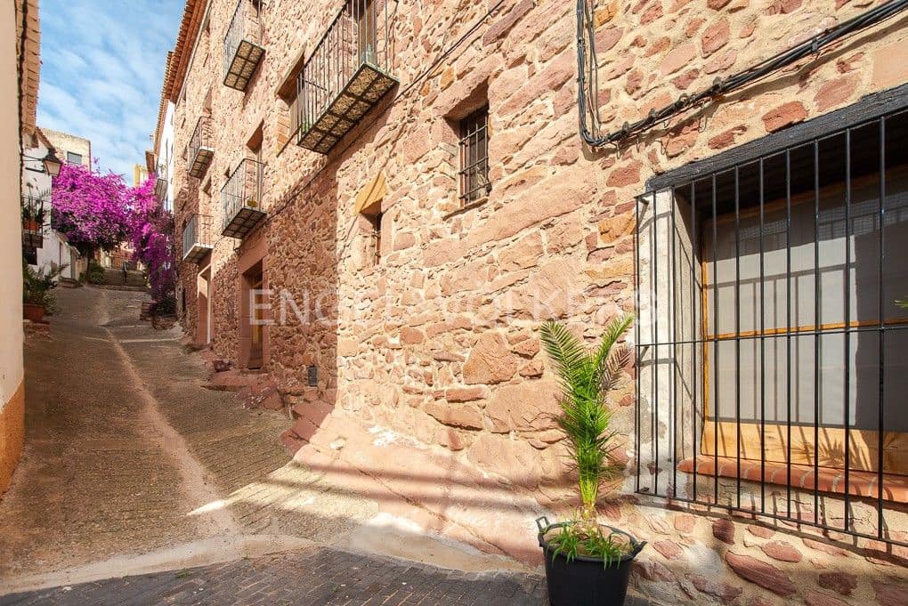 4 bedroom Townhouse for sale in Vilafames with garage - € 318,000 (Ref: 9080457)