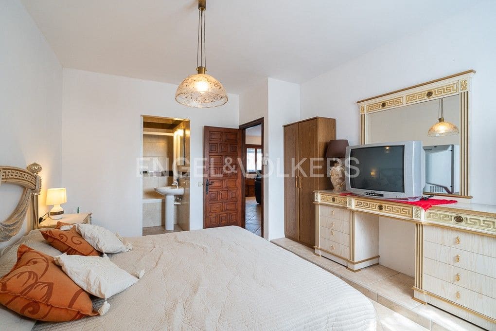 3 soverom Finca/Herregård til salgs i Pedreguer med garasje - € 600 000 (Ref: 9080466)