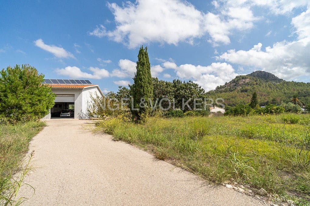 3 soverom Finca/Herregård til salgs i Pedreguer med garasje - € 600 000 (Ref: 9080466)