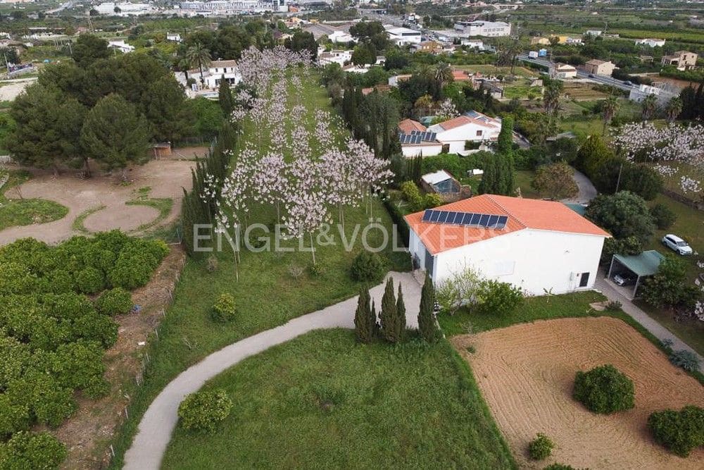 3 soverom Finca/Herregård til salgs i Pedreguer med garasje - € 600 000 (Ref: 9080466)