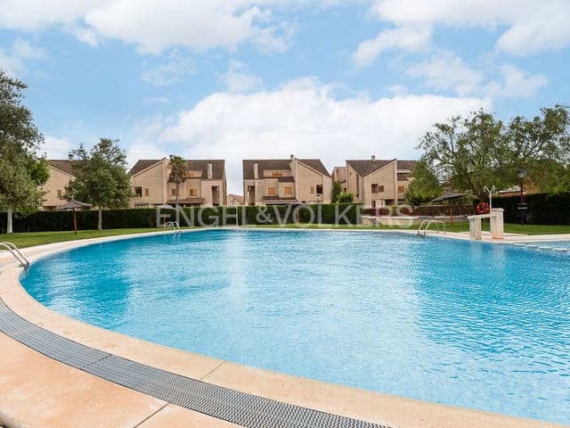 5 slaapkamer Villa te huur in Bétera met zwembad garage - € 3.750 (Ref: 9080484)