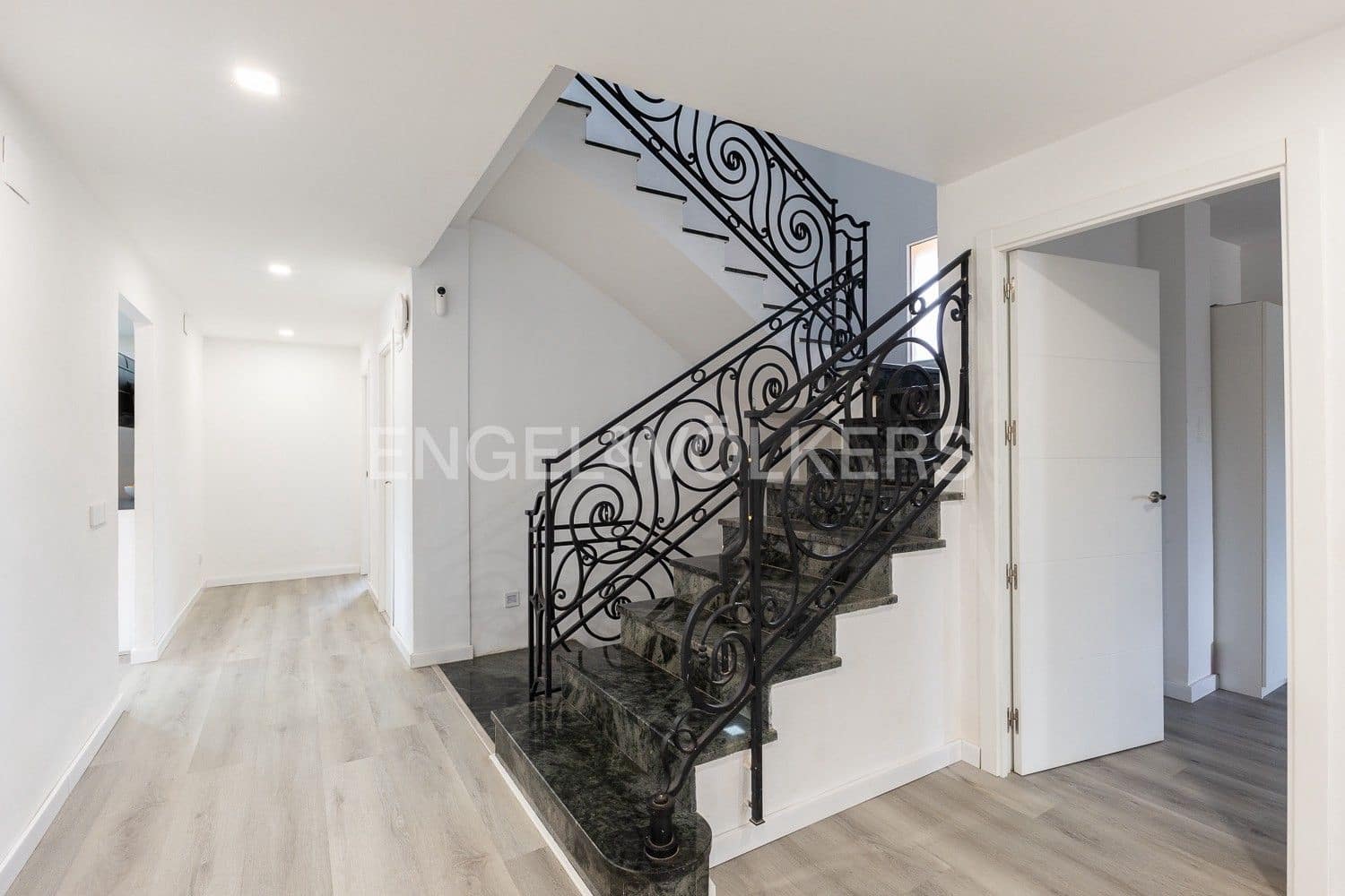 8 slaapkamer Villa te koop in L'Eliana met zwembad garage - € 1.590.000 (Ref: 9080485)