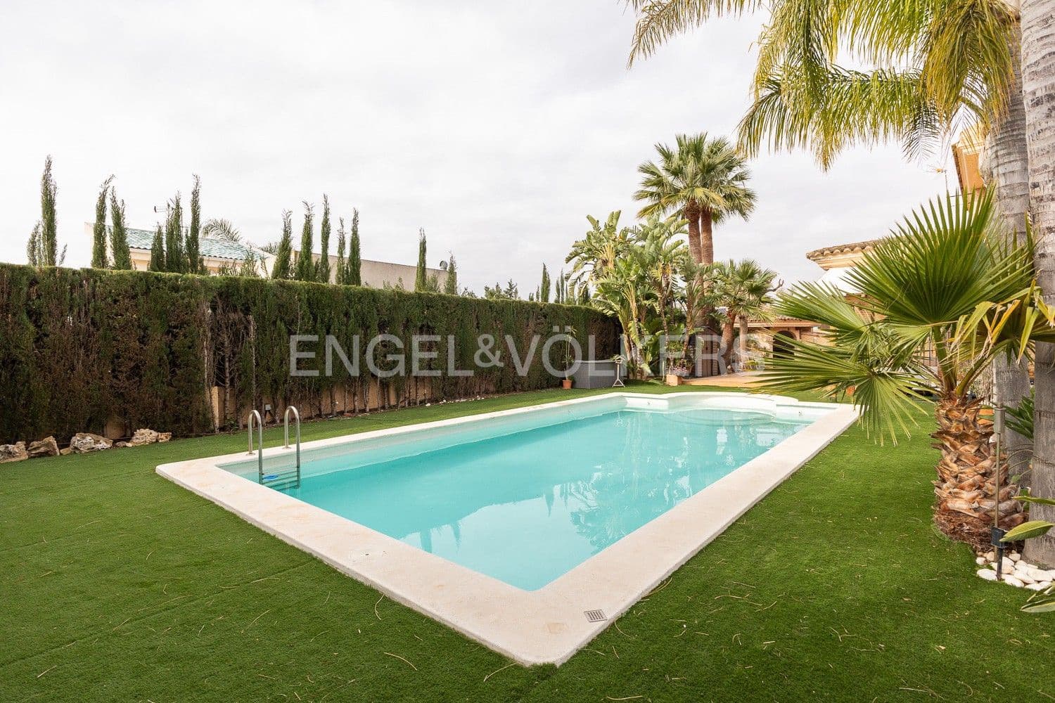 8 slaapkamer Villa te koop in L'Eliana met zwembad garage - € 1.590.000 (Ref: 9080485)