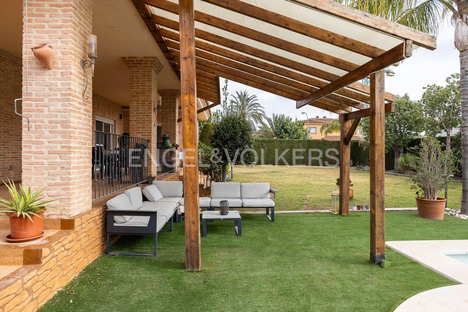 8 slaapkamer Villa te koop in L'Eliana met zwembad garage - € 1.590.000 (Ref: 9080485)