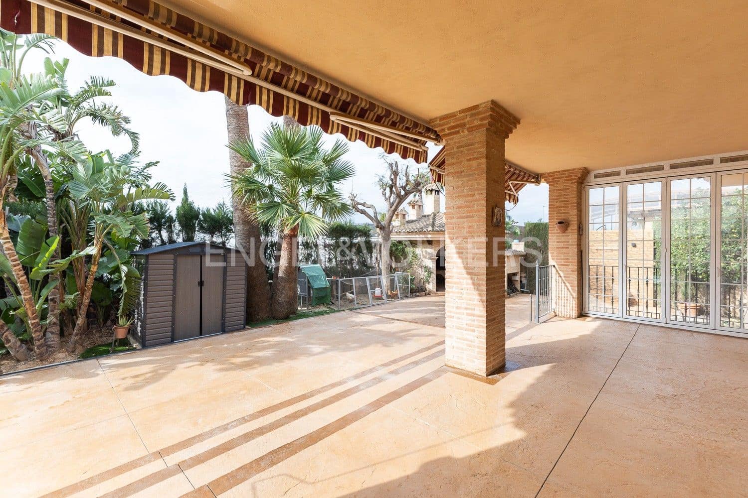 8 slaapkamer Villa te koop in L'Eliana met zwembad garage - € 1.590.000 (Ref: 9080485)