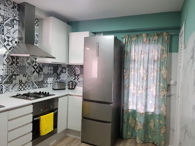 4 soveværelse Lejlighed til leje i La Malva-Rosa, Valencia by - € 2.800 (Ref: 9080486)