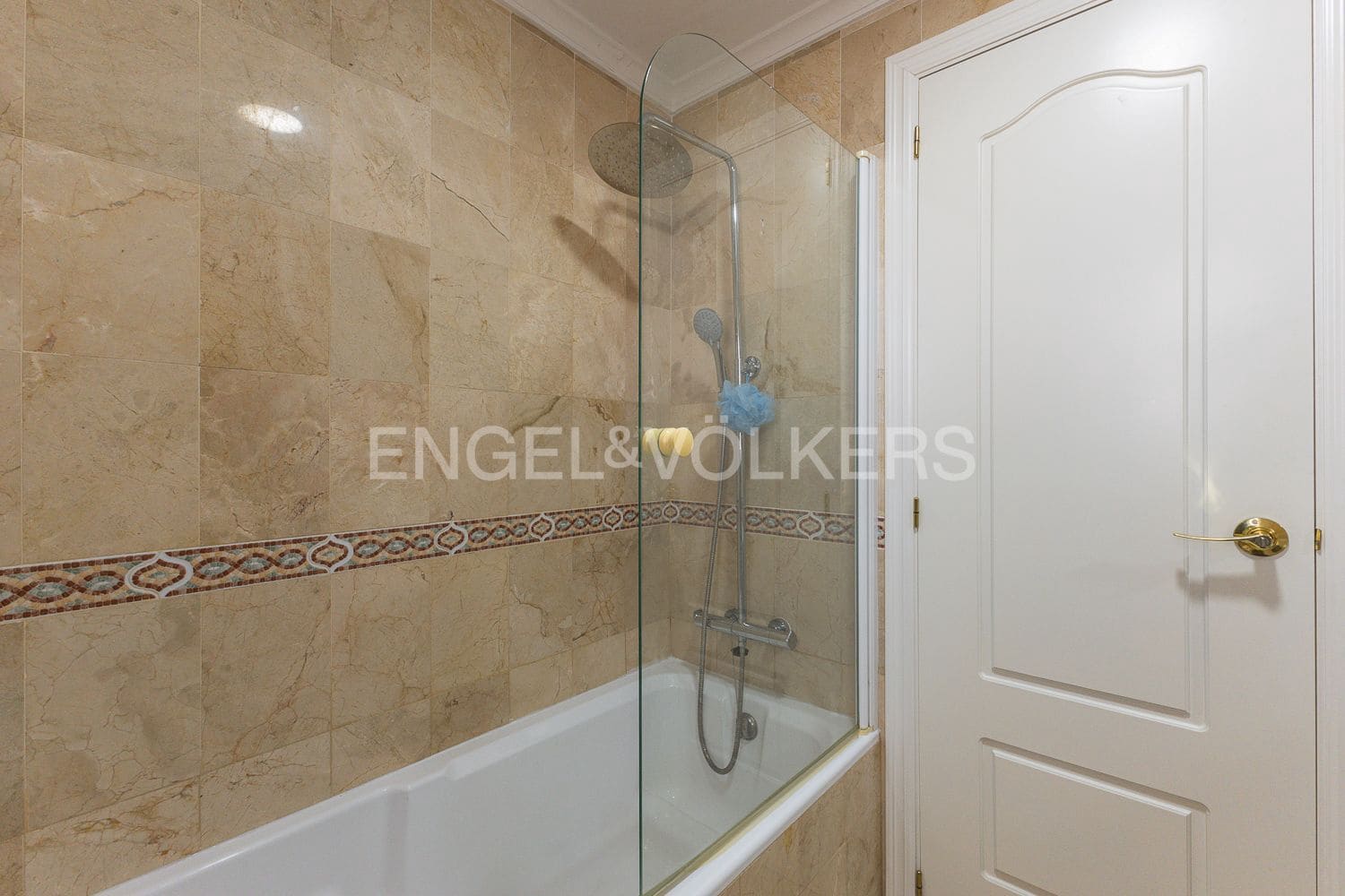 2 bedroom Apartment for rent in Denia with pool garage - € 2,000 (Ref: 9080488)