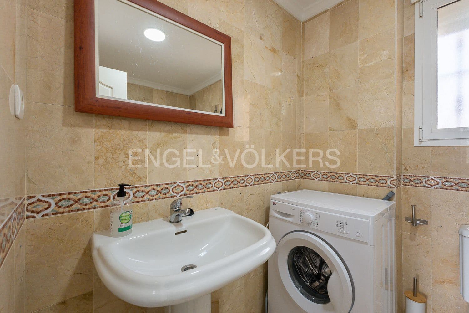 2 bedroom Apartment for rent in Denia with pool garage - € 2,000 (Ref: 9080488)