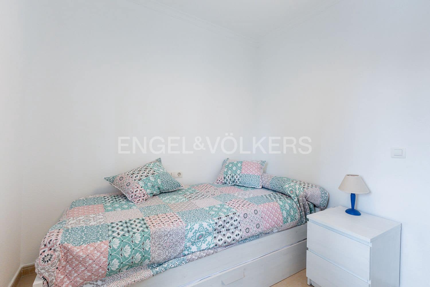 2 bedroom Apartment for rent in Denia with pool garage - € 2,000 (Ref: 9080488)