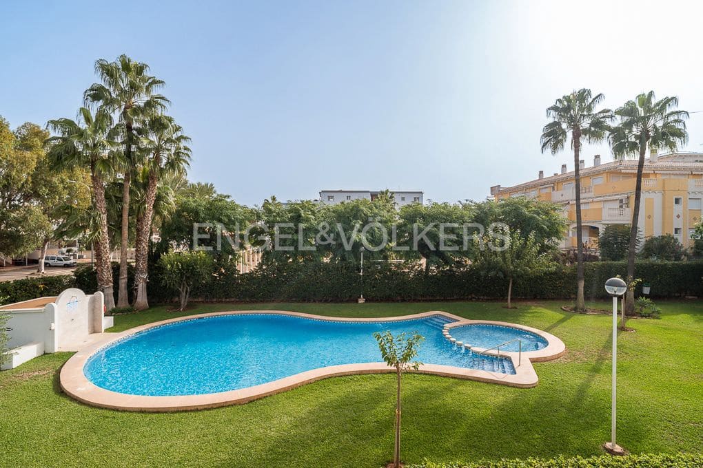 2 bedroom Apartment for rent in Denia with pool garage - € 2,000 (Ref: 9080488)
