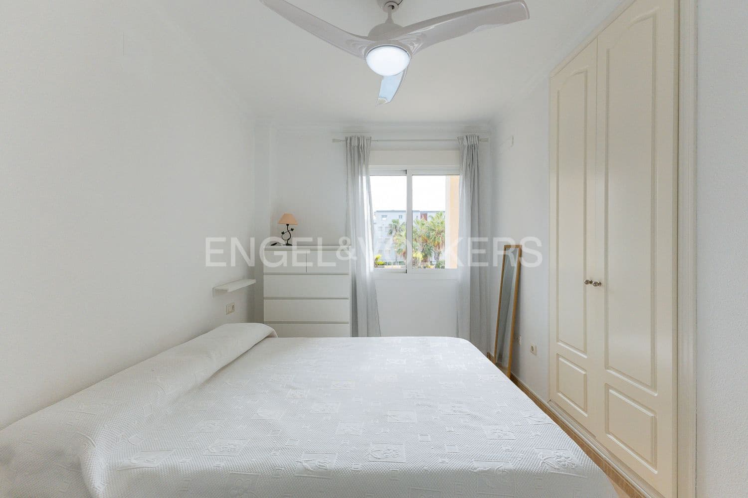 2 bedroom Apartment for rent in Denia with pool garage - € 2,000 (Ref: 9080488)