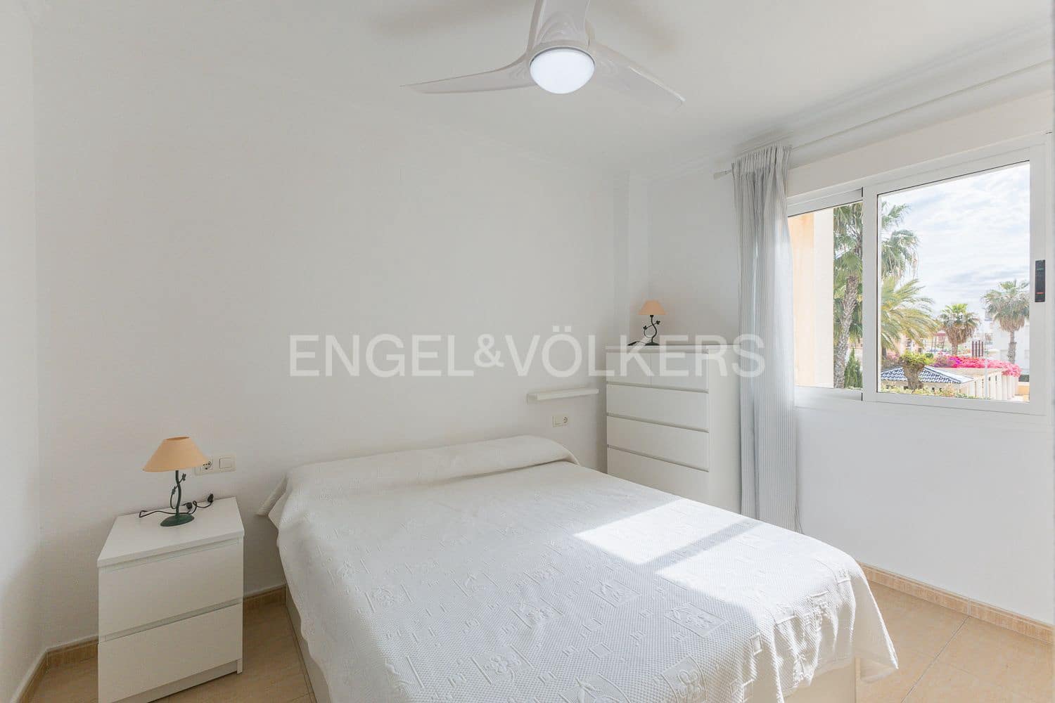 2 bedroom Apartment for rent in Denia with pool garage - € 2,000 (Ref: 9080488)