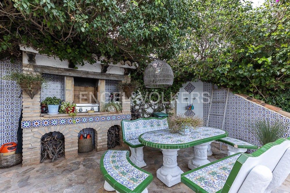 4 bedroom Villa for sale in Denia with pool garage - € 726,500 (Ref: 9080489)