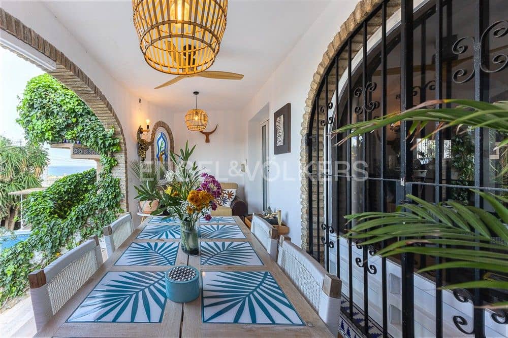 4 bedroom Villa for sale in Denia with pool garage - € 726,500 (Ref: 9080489)