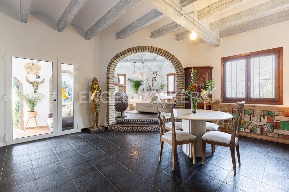 4 bedroom Villa for sale in Denia with pool garage - € 726,500 (Ref: 9080489)