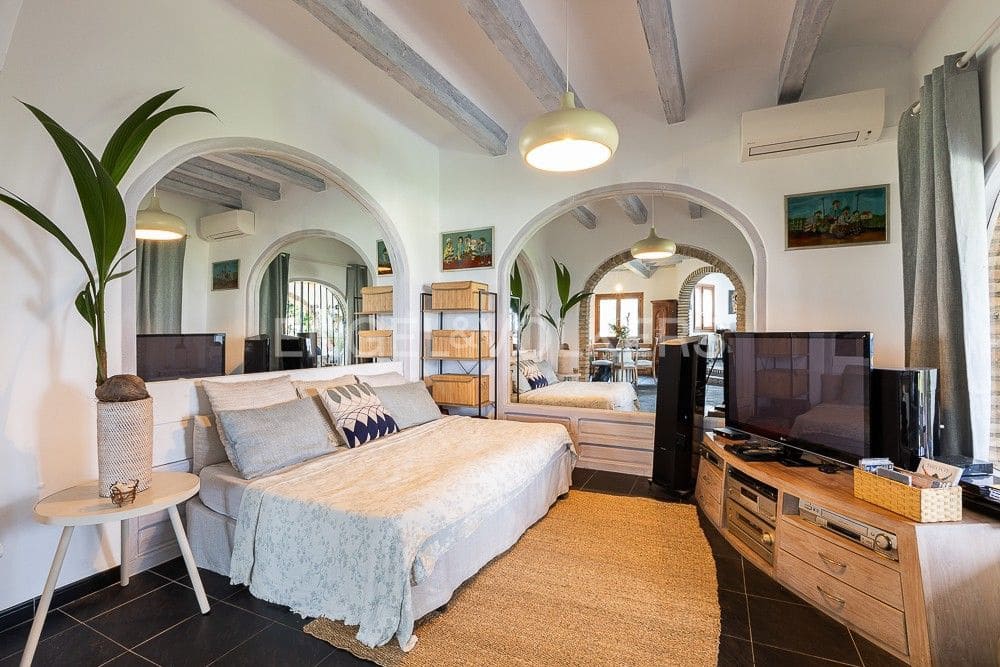 4 bedroom Villa for sale in Denia with pool garage - € 726,500 (Ref: 9080489)