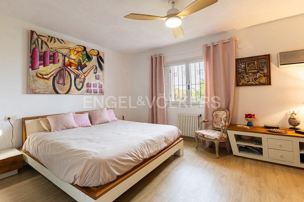 4 bedroom Villa for sale in Denia with pool garage - € 726,500 (Ref: 9080489)