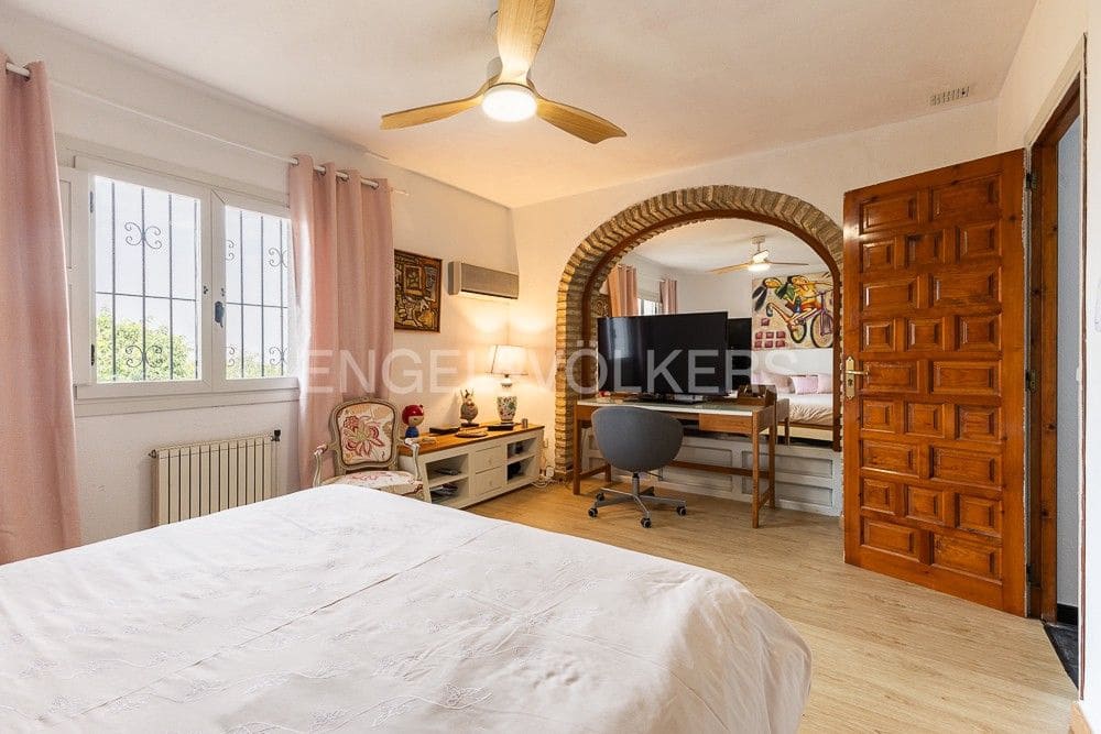 4 bedroom Villa for sale in Denia with pool garage - € 726,500 (Ref: 9080489)