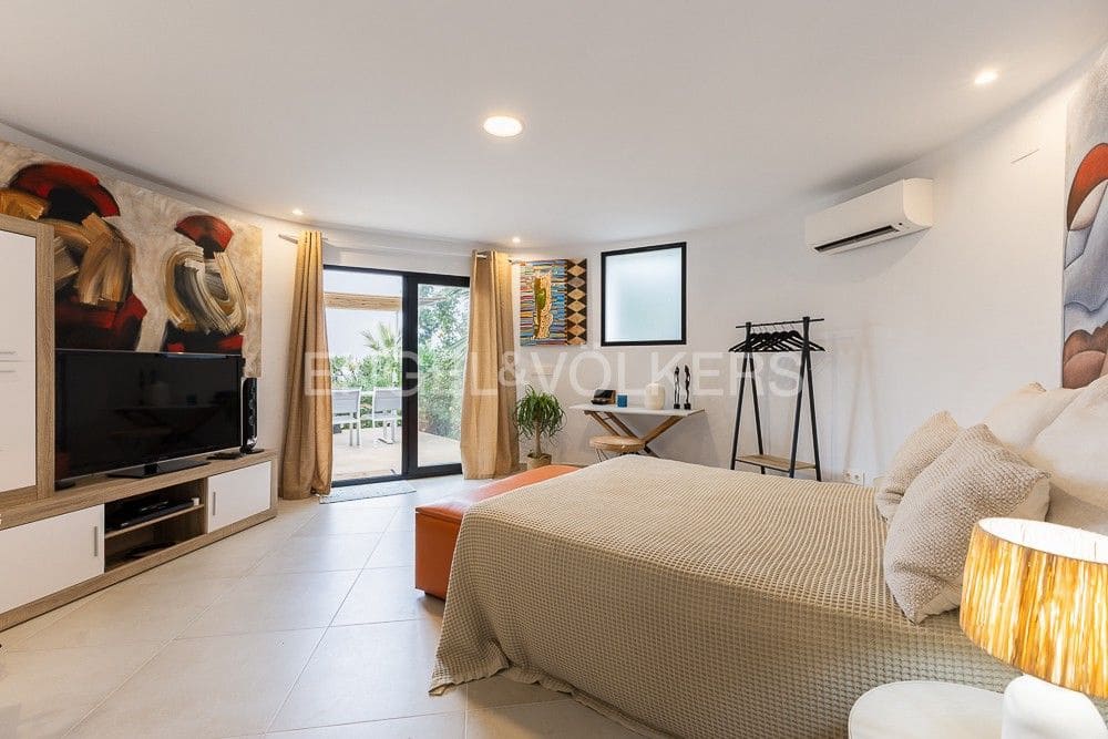 4 bedroom Villa for sale in Denia with pool garage - € 726,500 (Ref: 9080489)