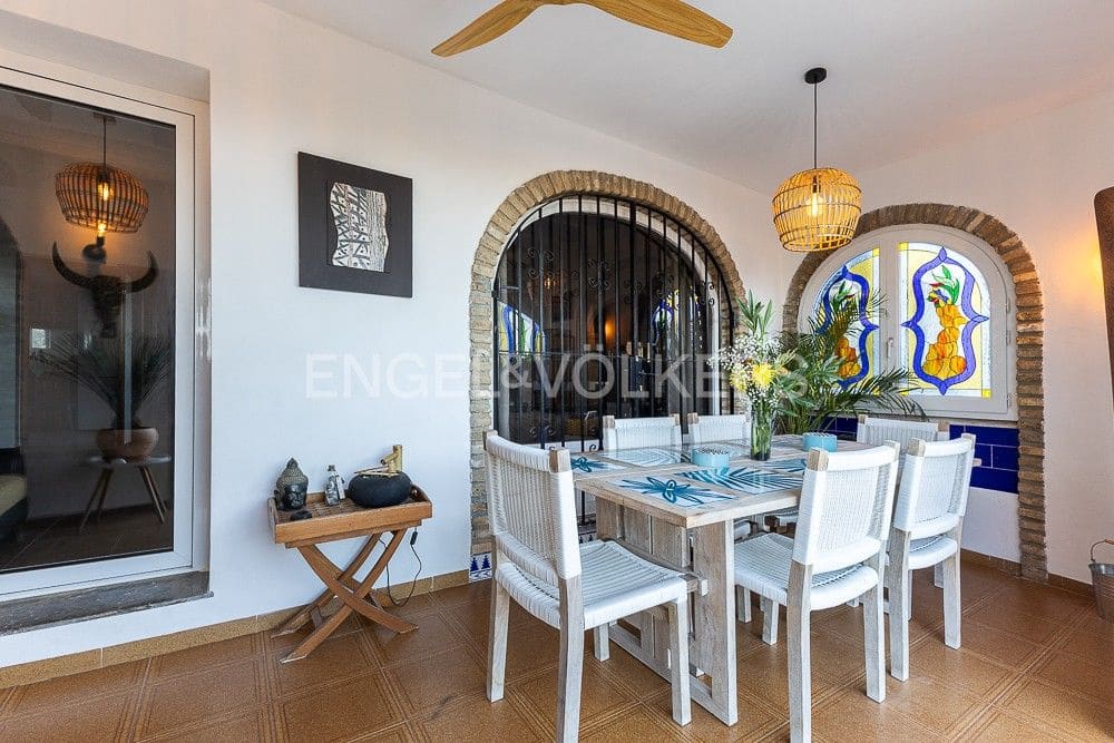 4 bedroom Villa for sale in Denia with pool garage - € 726,500 (Ref: 9080489)