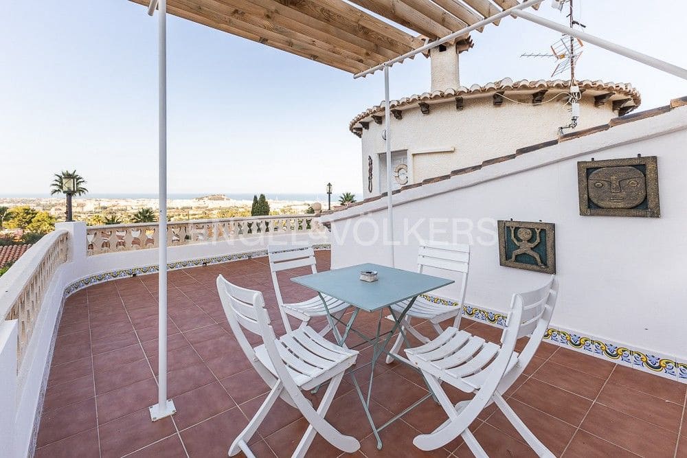 4 bedroom Villa for sale in Denia with pool garage - € 726,500 (Ref: 9080489)
