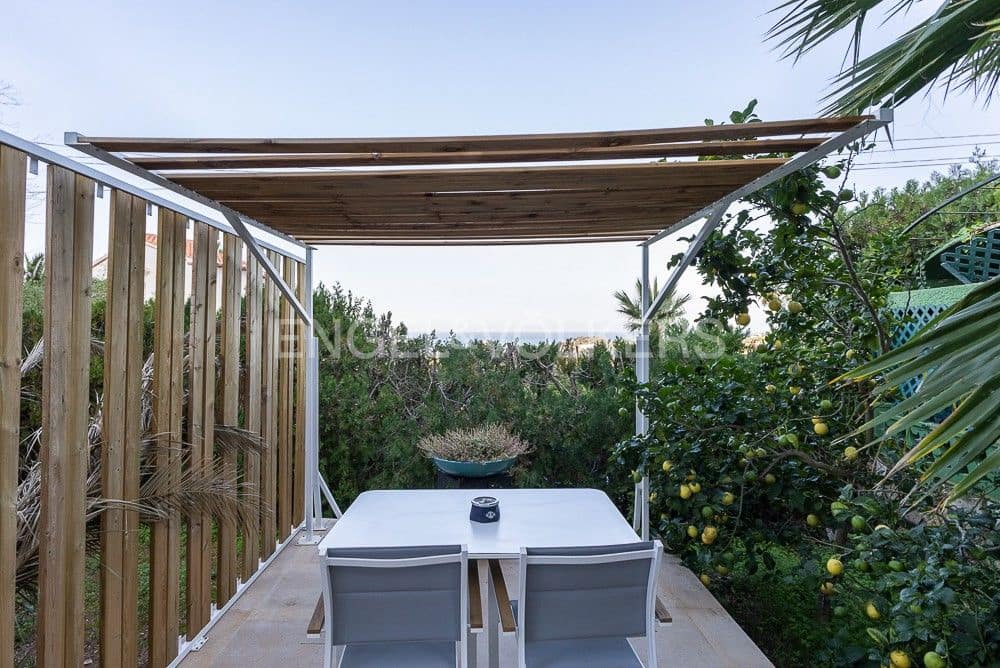 4 bedroom Villa for sale in Denia with pool garage - € 726,500 (Ref: 9080489)