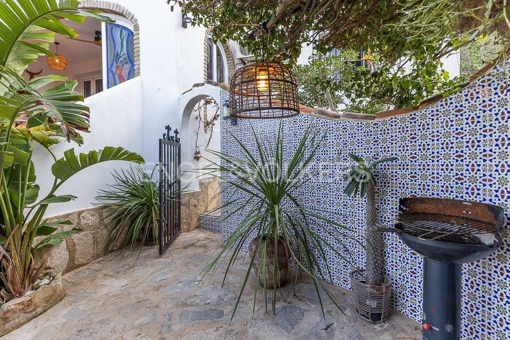 4 bedroom Villa for sale in Denia with pool garage - € 726,500 (Ref: 9080489)