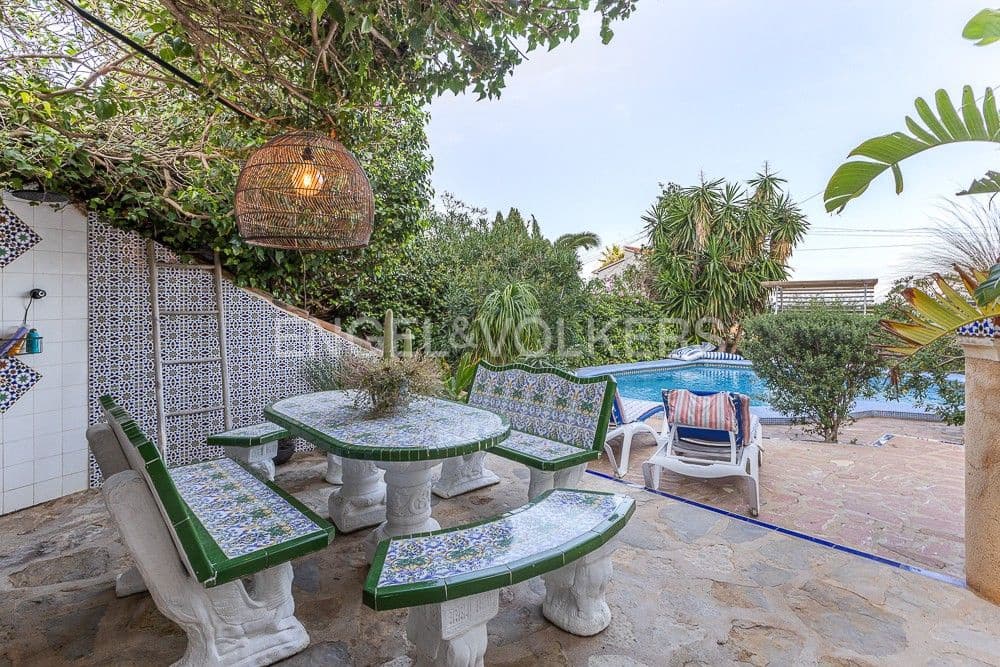 4 bedroom Villa for sale in Denia with pool garage - € 726,500 (Ref: 9080489)