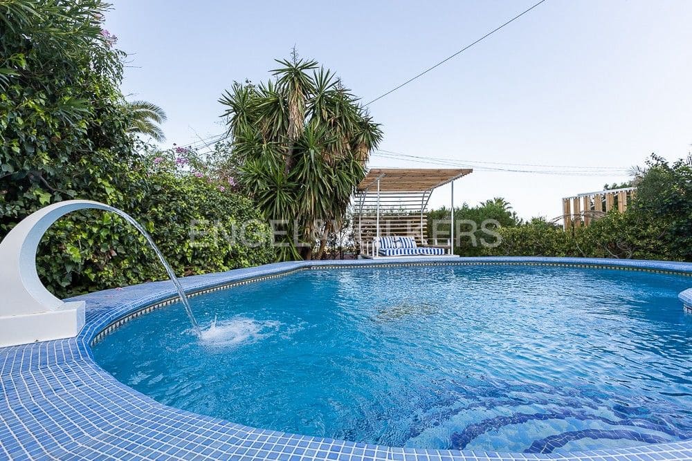 4 bedroom Villa for sale in Denia with pool garage - € 726,500 (Ref: 9080489)