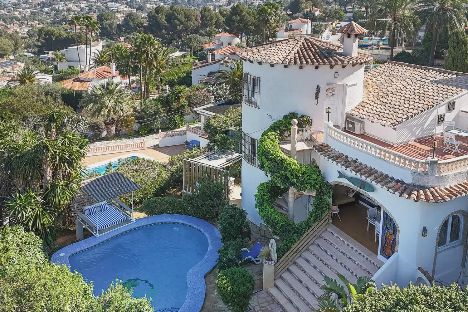 4 bedroom Villa for sale in Denia with pool garage - € 726,500 (Ref: 9080489)