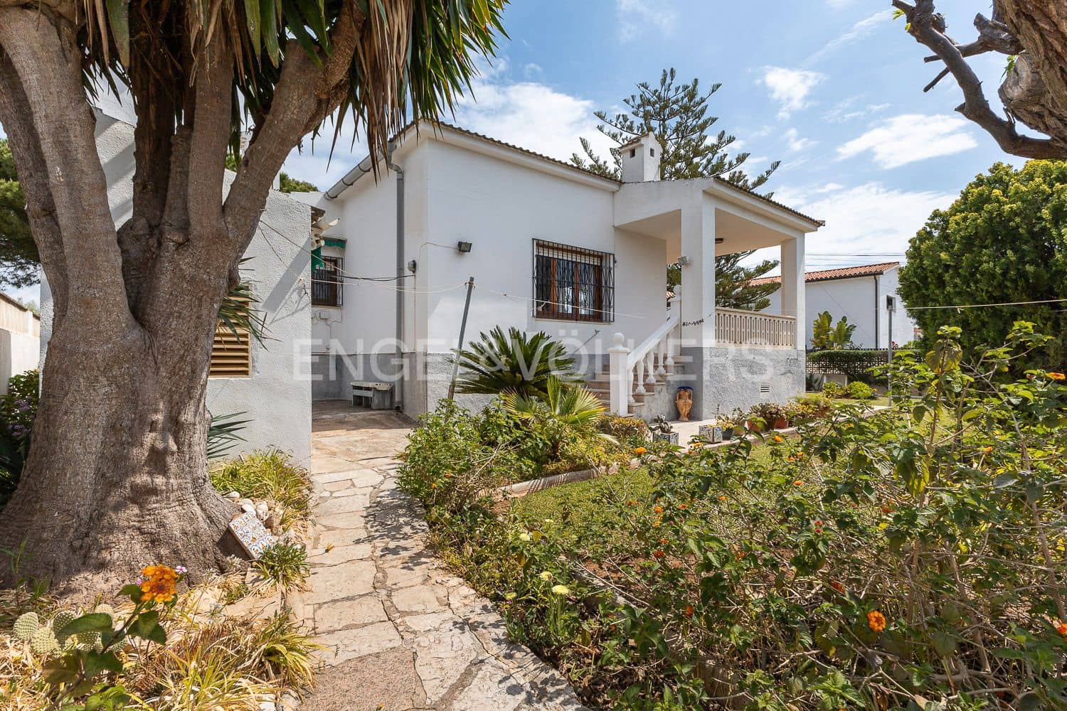 4 bedroom Villa for sale in Vinaros with garage - € 415,000 (Ref: 9080497)