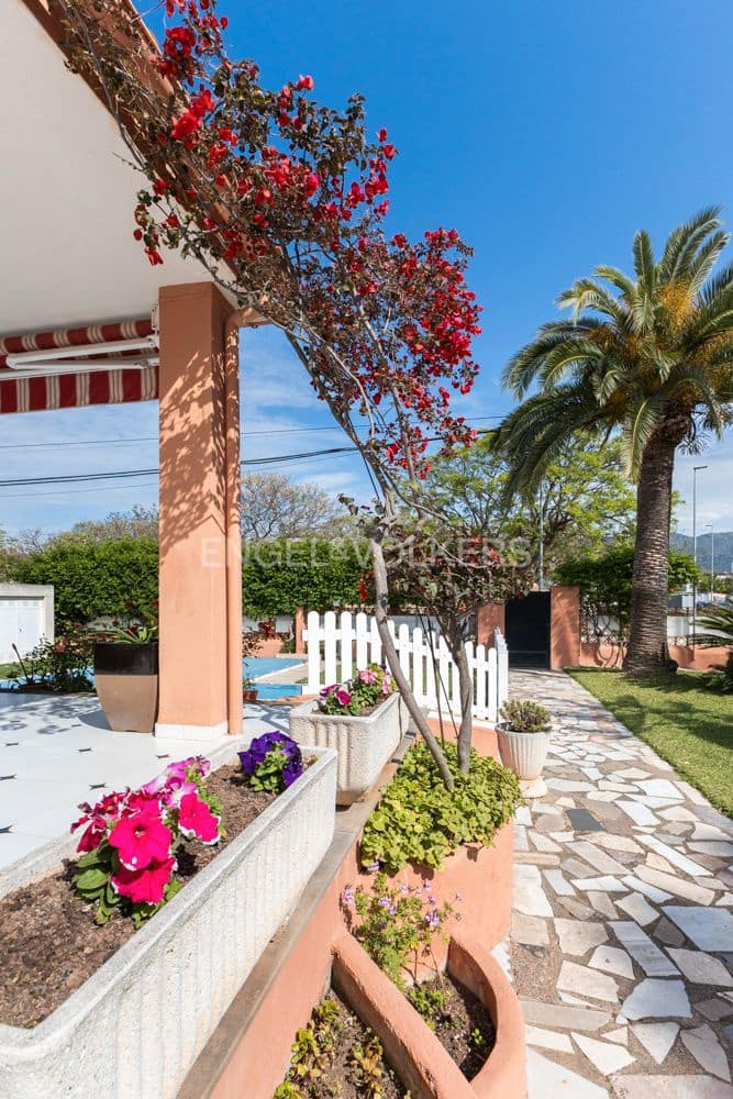 5 soverom Villa til salgs i Benicassim med svømmebasseng - € 550 000 (Ref: 9080503)