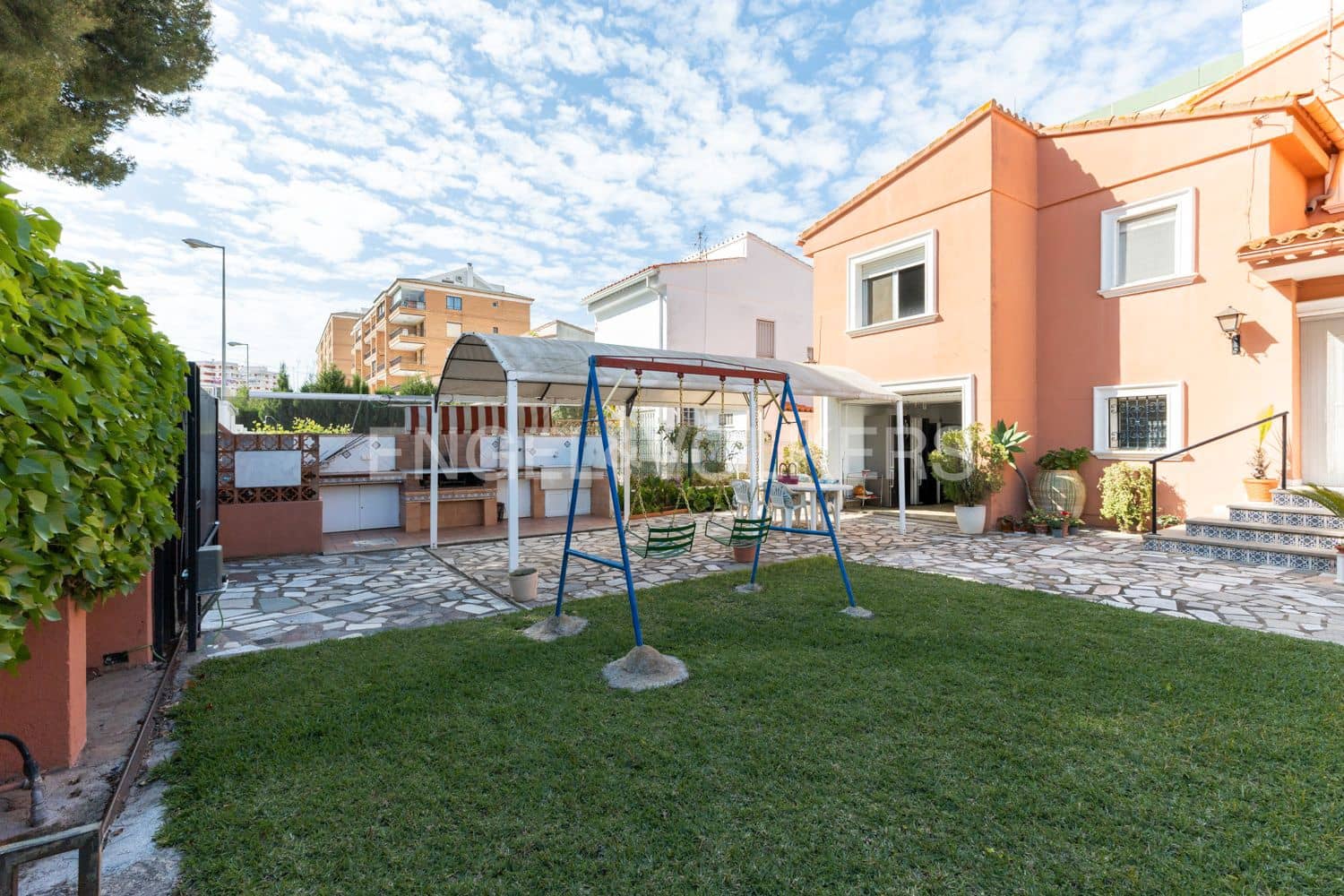 5 soverom Villa til salgs i Benicassim med svømmebasseng - € 550 000 (Ref: 9080503)
