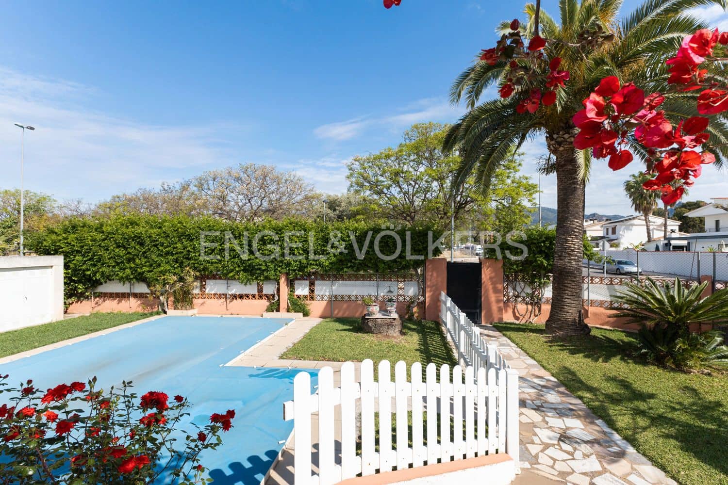 5 soverom Villa til salgs i Benicassim med svømmebasseng - € 550 000 (Ref: 9080503)