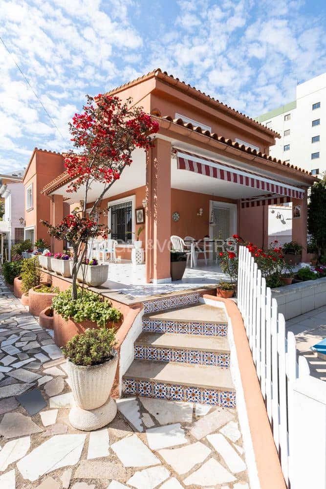 5 soverom Villa til salgs i Benicassim med svømmebasseng - € 550 000 (Ref: 9080503)
