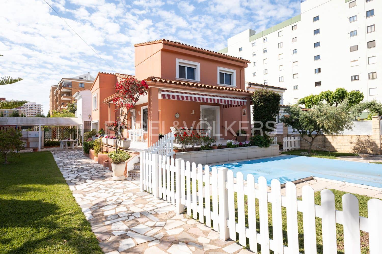 5 soverom Villa til salgs i Benicassim med svømmebasseng - € 550 000 (Ref: 9080503)