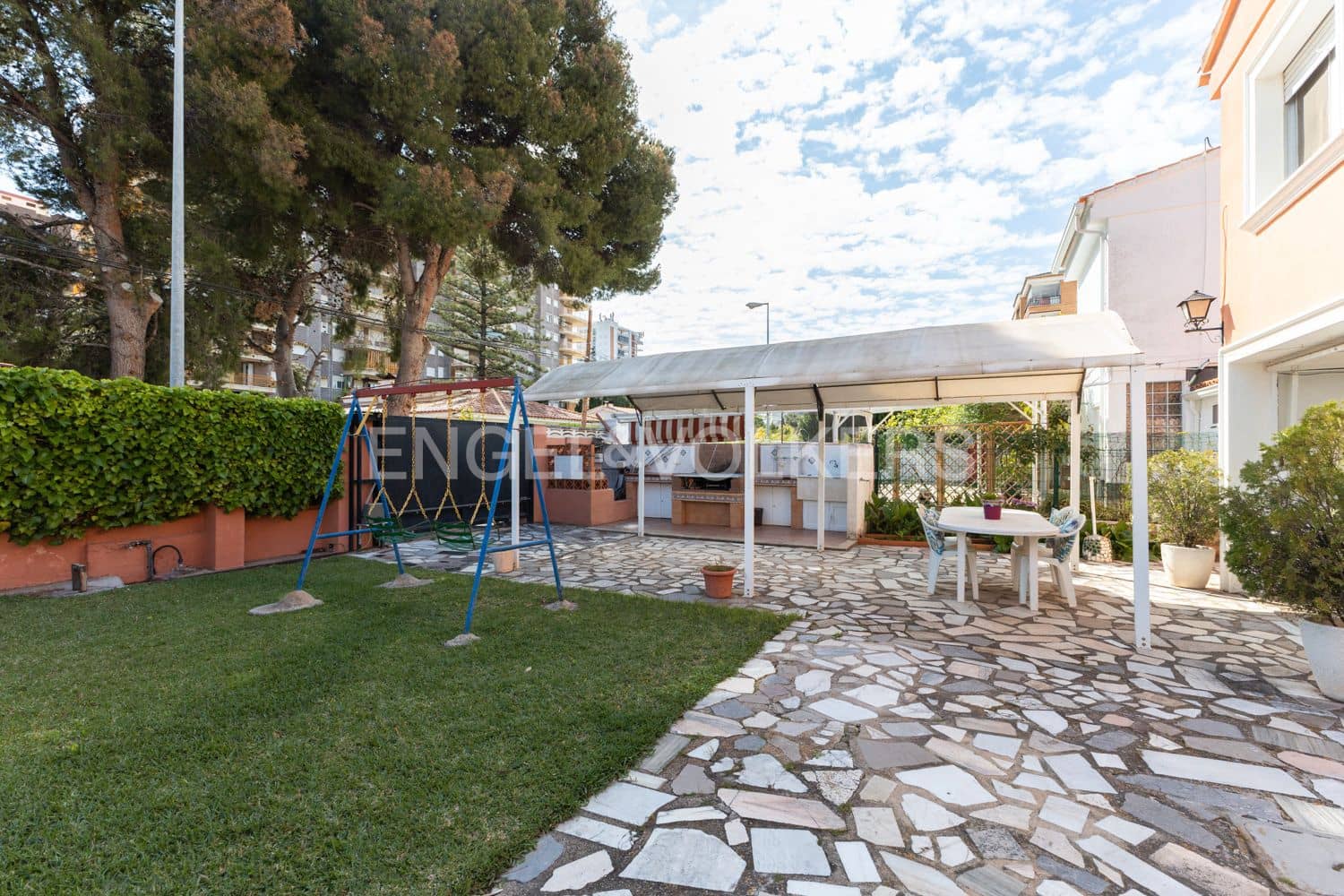 5 soverom Villa til salgs i Benicassim med svømmebasseng - € 550 000 (Ref: 9080503)
